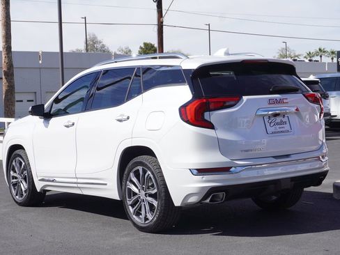 Used 2020 GMC Terrain Denali w/ Denali Premium Package image 3