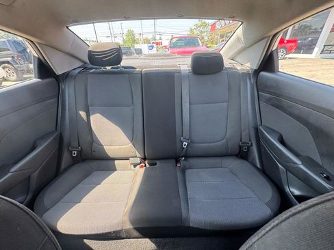 Used 2018 Hyundai Accent SE FWD image 16