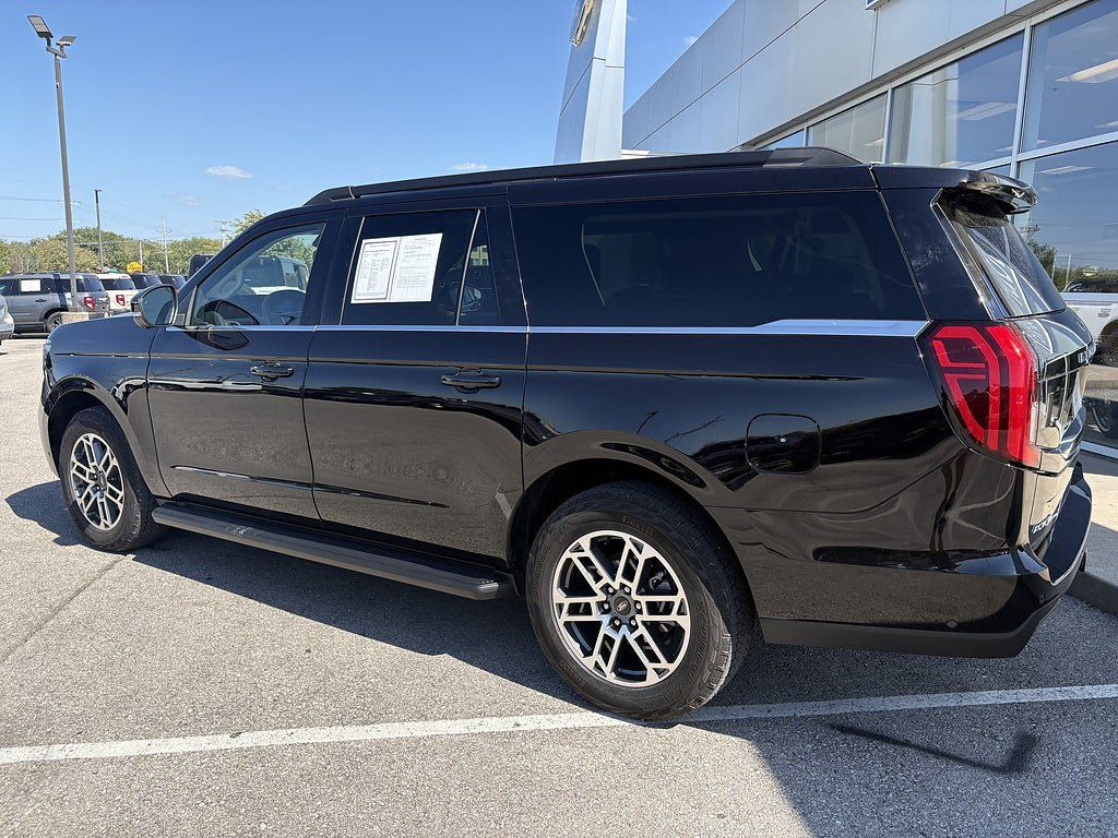 Used 2025 Ford Expedition Max Active AWD/4WD image 4