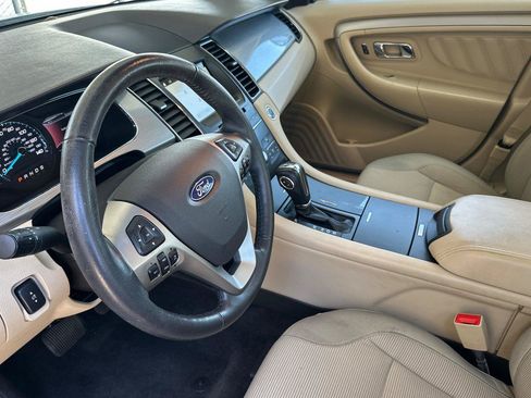 Used 2017 Ford Taurus SEL w/ Equipment Group 201A FWD image 10