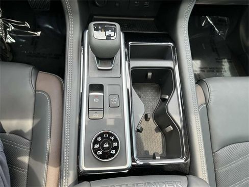 New 2025 Nissan Pathfinder Platinum w/ Cargo Package image 23