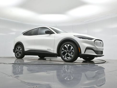 New 2026 Ford Mustang Mach-E Select RWD image 3