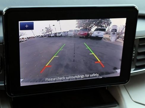 Certified 2022 Ford Explorer XLT w/ Equipment Group 202A image 6