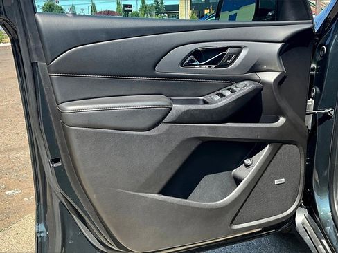 Used 2020 Chevrolet Traverse LT w/ LT Premium Package image 22