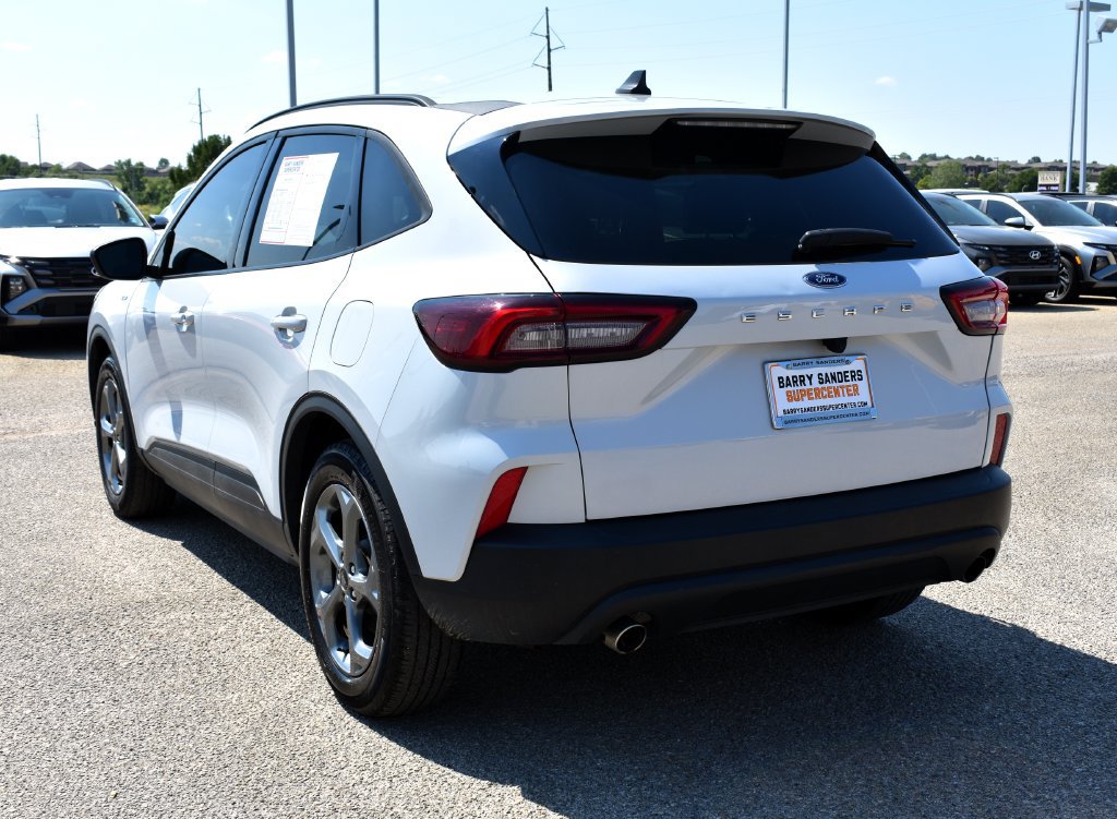 Used 2025 Ford Escape ST-Line FWD image 4