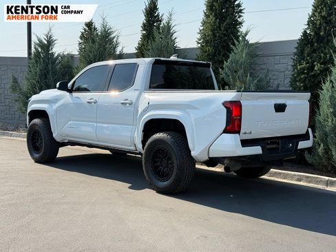 Used 2025 Toyota Tacoma SR5 AWD/4WD image 6