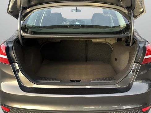 Used 2018 Ford Focus SE image 8