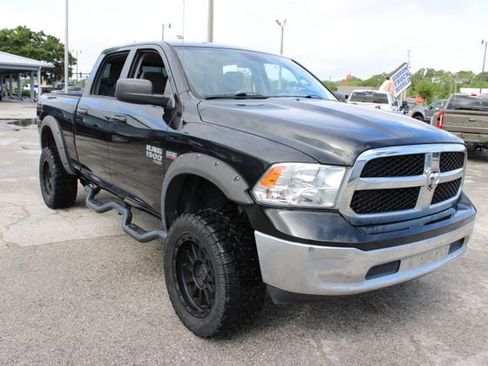 Used 2019 RAM 1500 Classic SLT AWD/4WD image 1