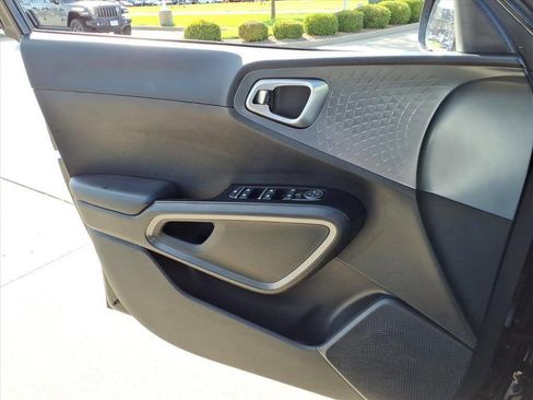 Used 2021 Kia Soul S FWD image 20