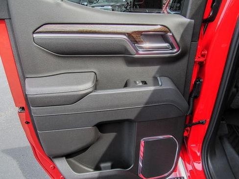 New 2026 GMC Sierra 1500 SLE w/ X31 Off-Road Package image 16