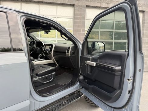 Used 2019 Ford F150 Lariat w/ Equipment Group 502A Luxury AWD/4WD image 47