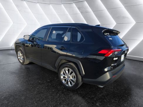 Used 2023 Toyota RAV4 XLE Premium image 7