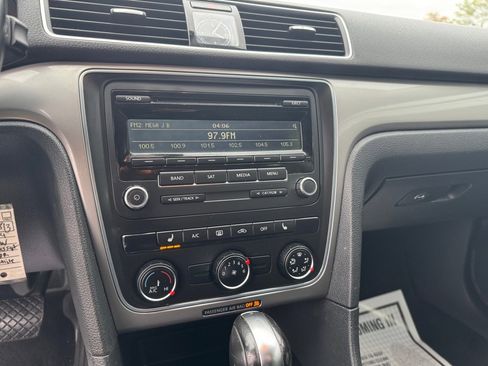 Used 2014 Volkswagen Passat 1.8T S image 25