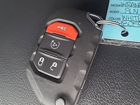 Used 2022 Jeep Wrangler Unlimited Sahara image 25