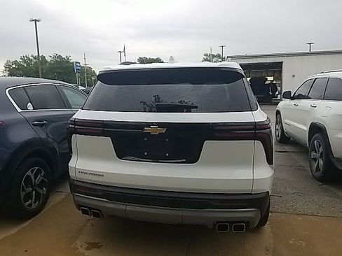Certified 2025 Chevrolet Traverse LT FWD image 21