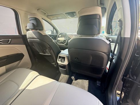 Used 2026 Kia Sportage EX FWD image 29