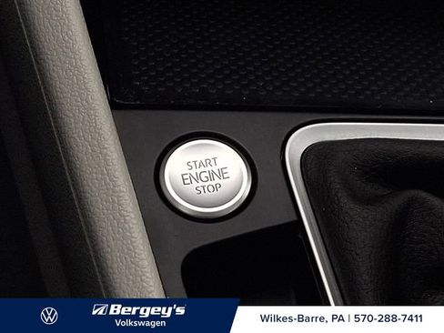 Used 2024 Volkswagen Jetta SE w/ Panoramic Sunroof Package image 25