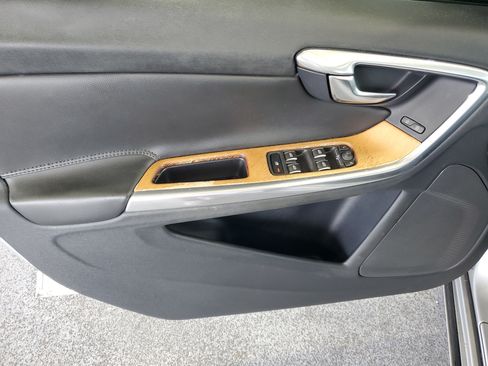 Used 2017 Volvo S60 T5 Inscription Platinum FWD image 15
