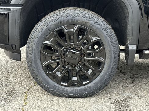 New 2026 GMC Sierra 2500 Denali w/ Denali Reserve Package AWD/4WD image 12