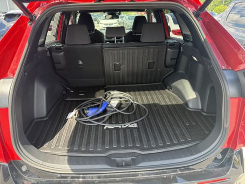 Used 2023 Toyota RAV4 SE w/ Weather & Moonroof Package AWD/4WD image 7