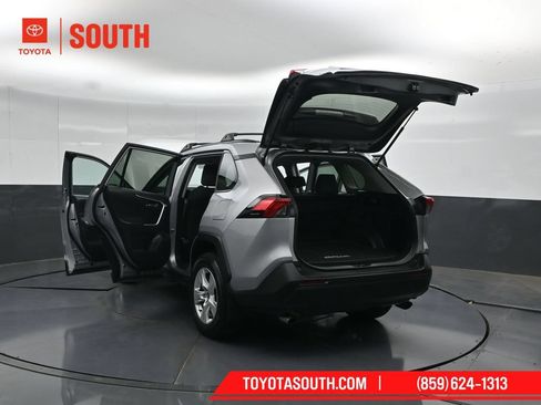 Used 2021 Toyota RAV4 XLE AWD/4WD image 53