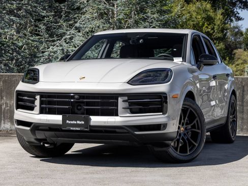 Certified 2025 Porsche Cayenne AWD/4WD image 1