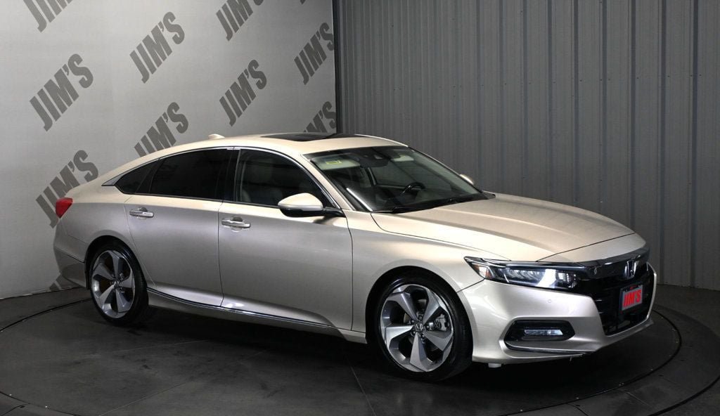 Used 2018 Honda Accord Touring image 3
