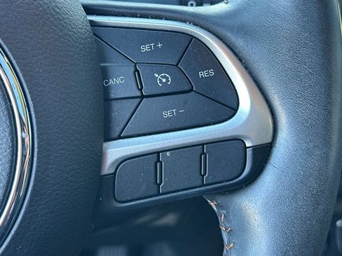 Used 2018 Jeep Compass Limited w/ Navigation Group image 31