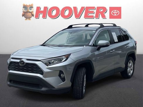 Used 2019 Toyota RAV4 XLE w/ Convenience Package FWD image 5