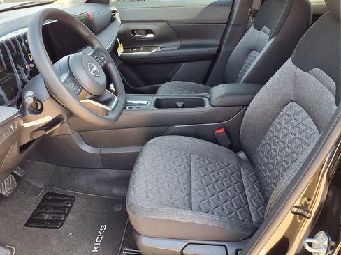 New 2026 Nissan Kicks SV image 12