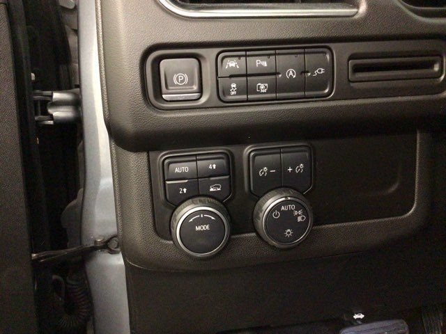 Used 2022 Chevrolet Suburban LT w/ LT Signature Plus Package AWD/4WD image 21