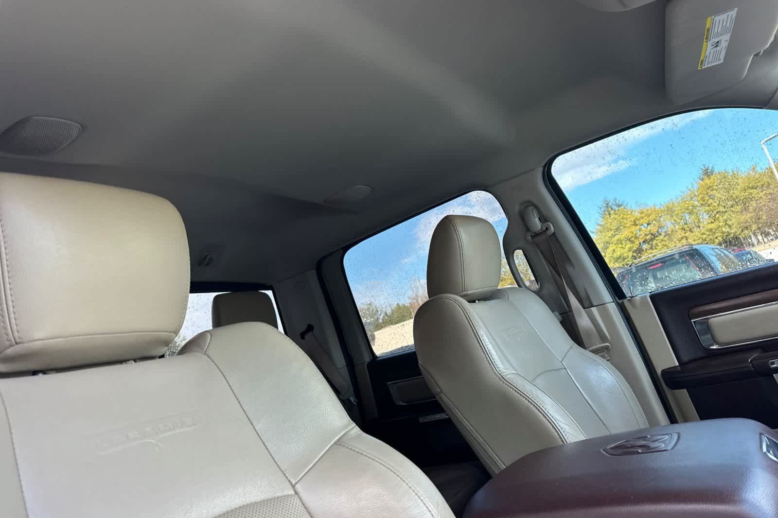 Used 2014 RAM 1500 Laramie w/ Convenience Group AWD/4WD image 16