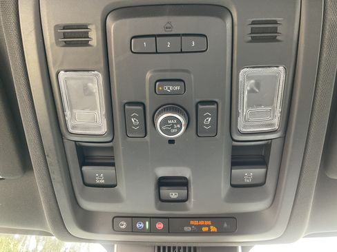 Used 2023 Chevrolet Suburban RST w/ Luxury Package AWD/4WD image 33