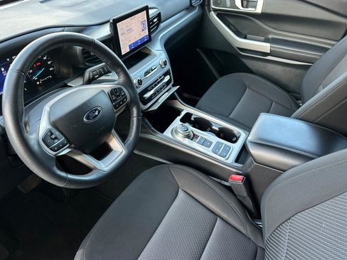 Used 2023 Ford Explorer XLT image 9