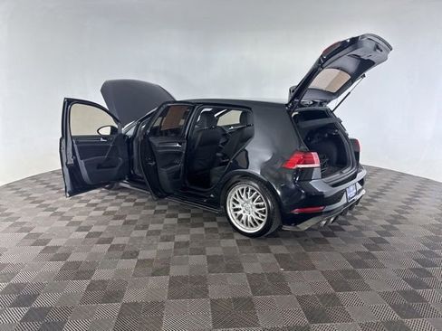 Used 2018 Volkswagen Golf R 4-Door AWD/4WD image 16
