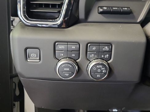 Used 2023 GMC Sierra 1500 Denali Ultimate image 33