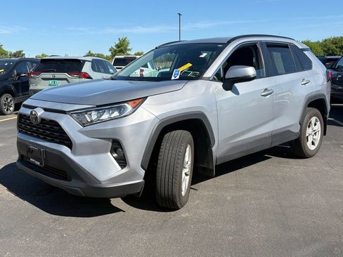 Used 2021 Toyota RAV4 XLE AWD/4WD image 3
