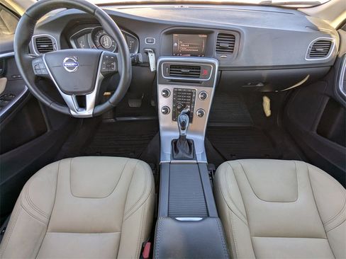 Used 2018 Volvo S60 T5 Dynamic w/ Protection Package image 5