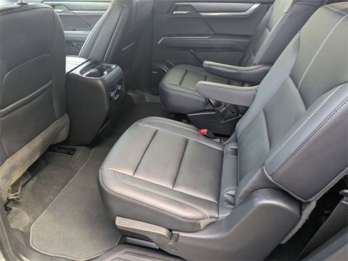 Used 2024 GMC Acadia Elevation image 25