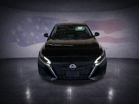 Used 2024 Nissan Altima 2.5 SV image 8