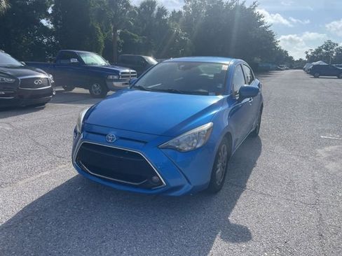 Used 2019 Toyota Yaris LE FWD image 1