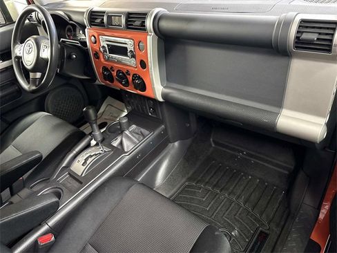 Used 2013 Toyota FJ Cruiser 4WD image 25