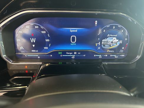 Used 2025 Chevrolet Silverado 2500 LT w/ Convenience Package image 21