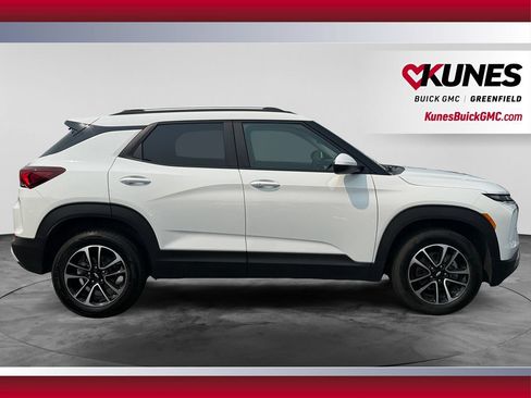 Used 2025 Chevrolet TrailBlazer LT AWD/4WD image 12