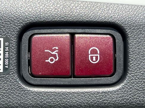 Used 2025 Mercedes-Benz E 350 Sedan image 19