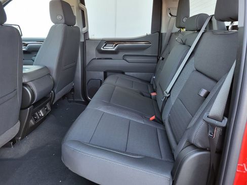 New 2025 GMC Sierra 1500 Elevation image 5