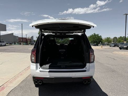 Used 2022 Chevrolet Suburban High Country AWD/4WD image 8