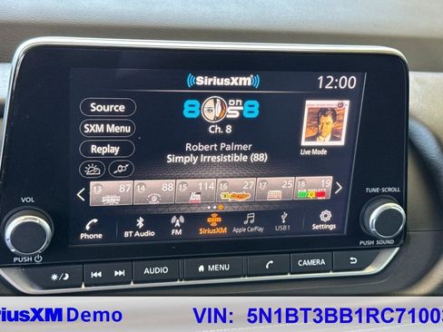 Used 2024 Nissan Rogue SV image 34