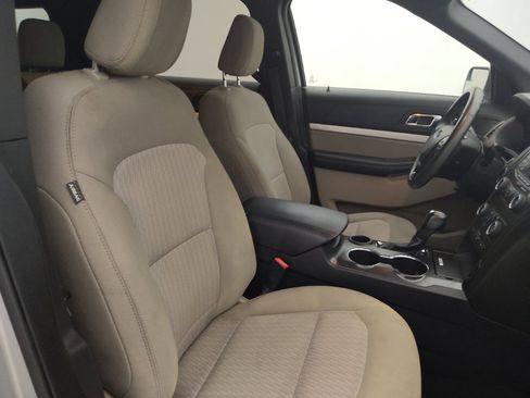 Used 2018 Ford Explorer FWD image 21