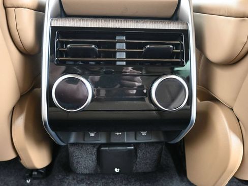 Used 2025 Land Rover Range Rover SE AWD/4WD image 21
